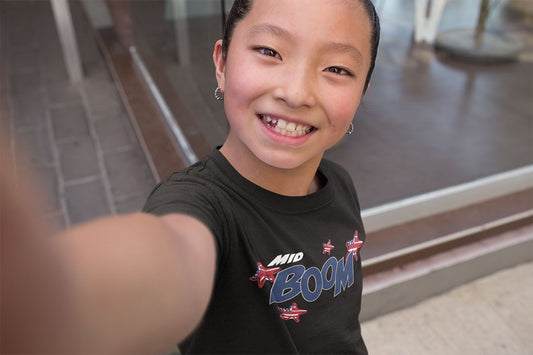 Mid Boom – Youth T-Shirt | FOR THAT IN-BETWEEN ENERGY